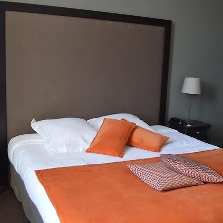 Chateau De * La Pomarède