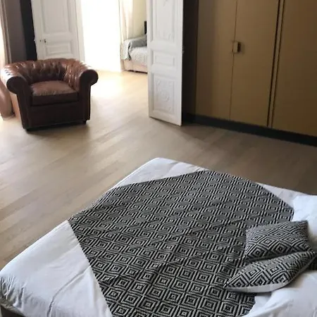 Chateau De Szálloda