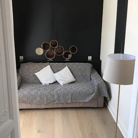 Chateau De Szálloda *